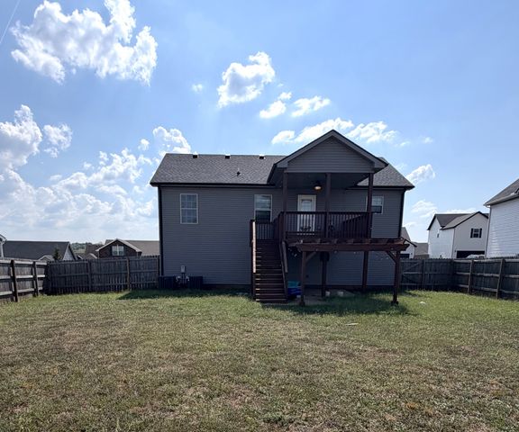 1049 Charles Thomas Dr, Clarksville, TN 37042