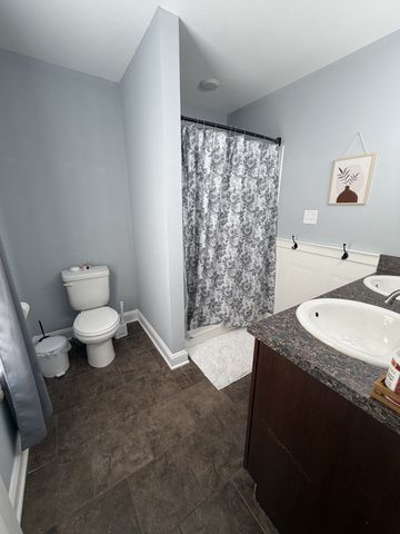 1049 Charles Thomas Dr, Clarksville, TN 37042