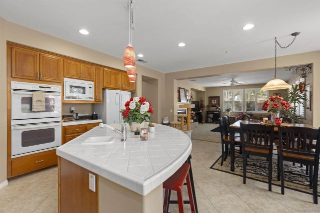 2494 San Clemente Ave, Vista, CA 92084