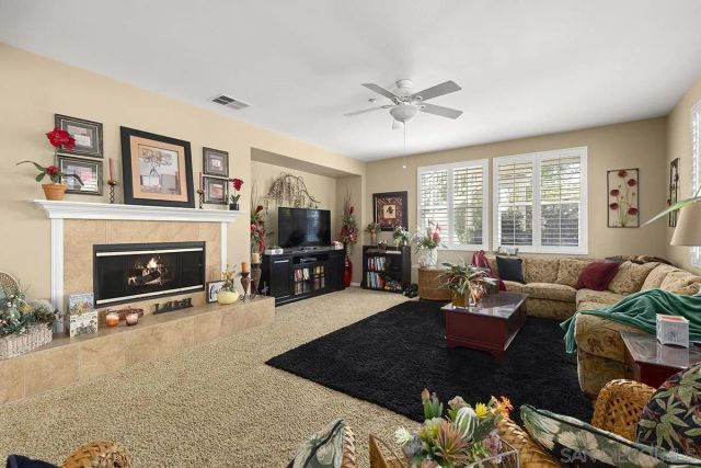 2494 San Clemente Ave, Vista, CA 92084