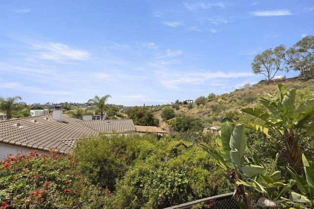 2494 San Clemente Ave, Vista, CA 92084