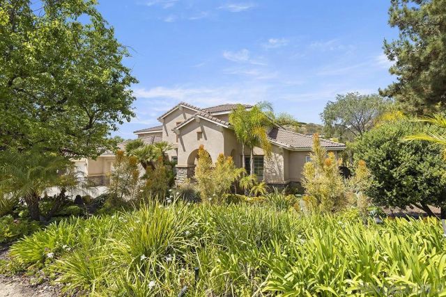 2494 San Clemente Ave, Vista, CA 92084
