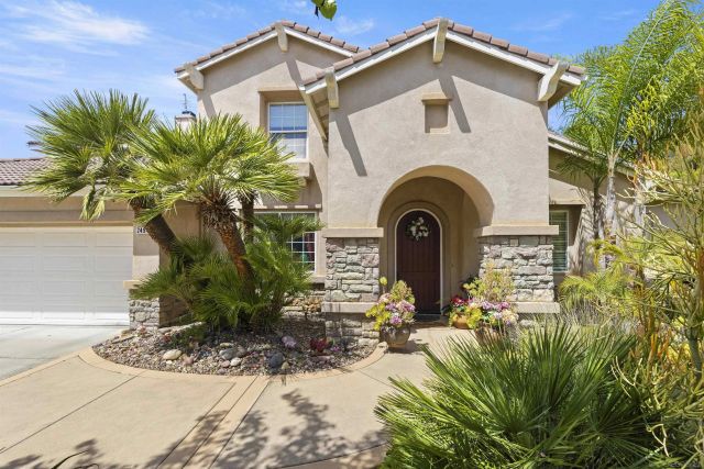 2494 San Clemente Ave, Vista, CA 92084