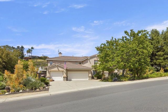 2494 San Clemente Ave, Vista, CA 92084