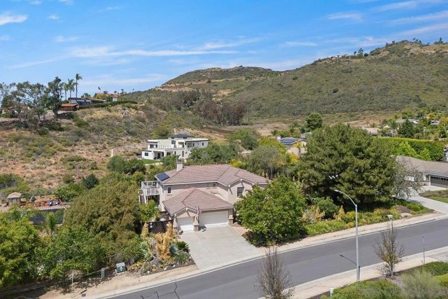 2494 San Clemente Ave, Vista, CA 92084