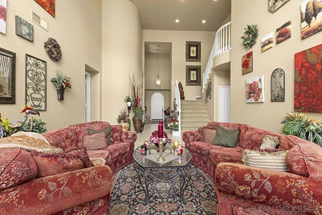 2494 San Clemente Ave, Vista, CA 92084