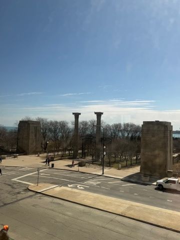 360 E RANDOLPH Street 302, Chicago, IL 60601