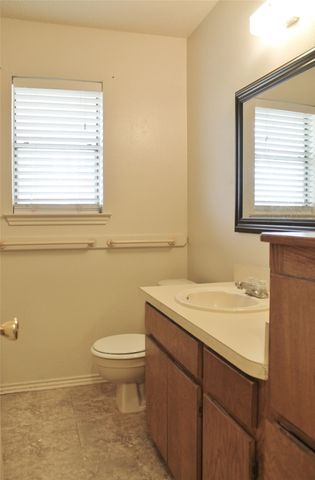 1104 Curtis Drive, Weatherford, TX 76086