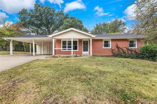 2221 Muegge Road, St Charles, MO 63303