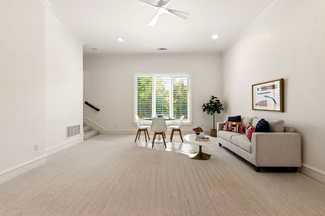 5701 Armstrong Parkway, University Park, TX 75205