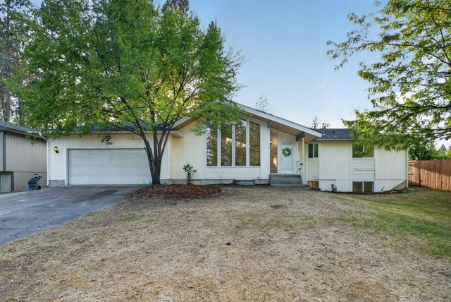 11811 N Bedivere Dr, Spokane, WA 99218 property photo