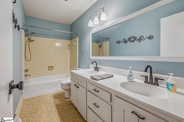 11 Shrevewood Drive, Taylors, SC 29687