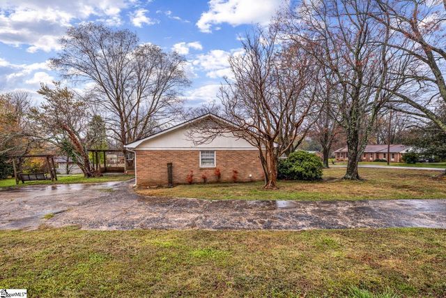 11 Shrevewood Drive, Taylors, SC 29687