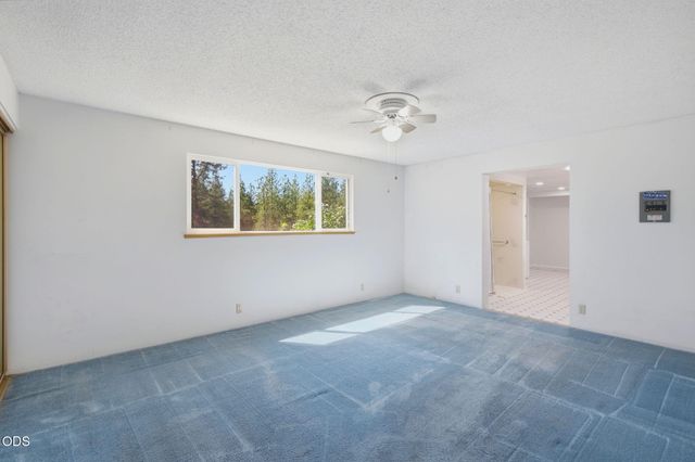 6141 New Hope Road, Grants Pass, OR 97527