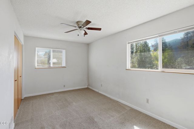 6141 New Hope Road, Grants Pass, OR 97527