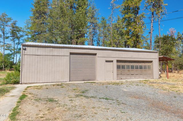 6141 New Hope Road, Grants Pass, OR 97527