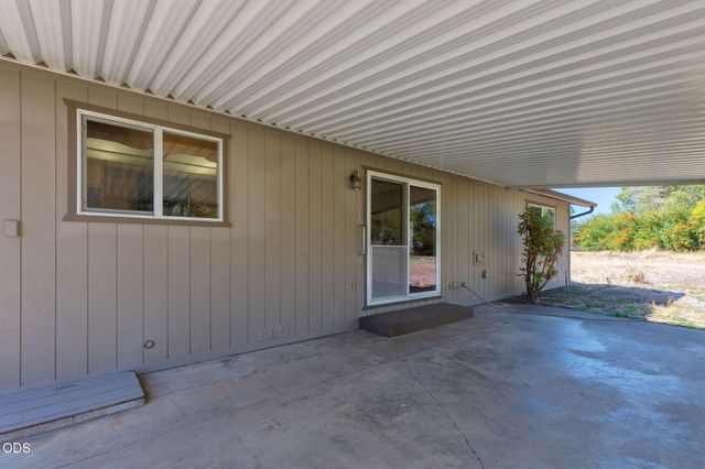 6141 New Hope Road, Grants Pass, OR 97527