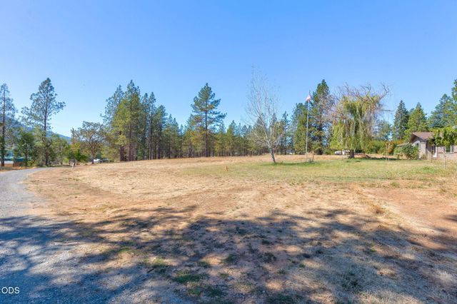 6141 New Hope Road, Grants Pass, OR 97527