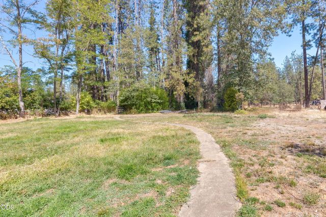 6141 New Hope Road, Grants Pass, OR 97527
