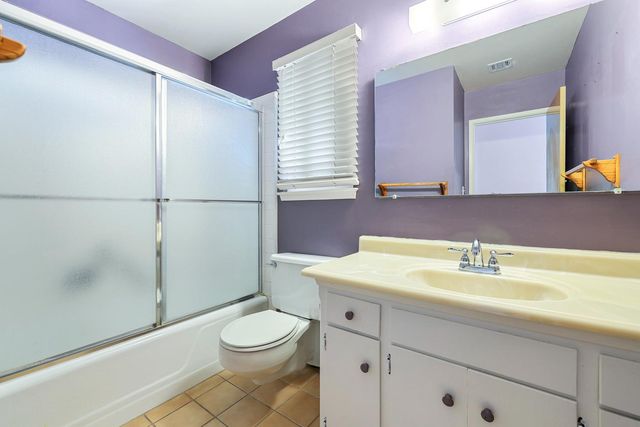 1095 W Roberts Avenue, Fresno, CA 93711