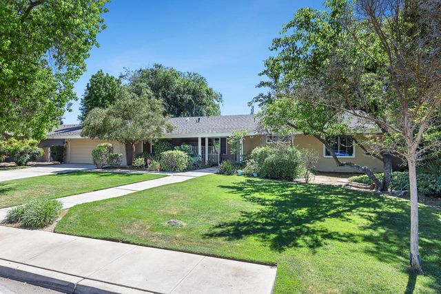 1095 W Roberts Avenue, Fresno, CA 93711