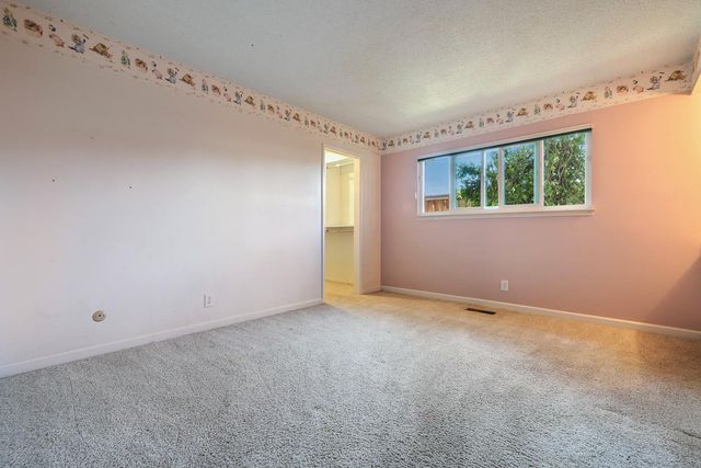 1095 W Roberts Avenue, Fresno, CA 93711