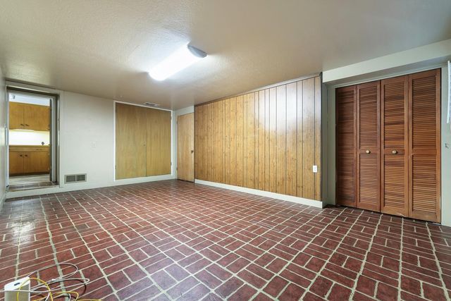 1095 W Roberts Avenue, Fresno, CA 93711