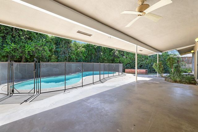 1095 W Roberts Avenue, Fresno, CA 93711