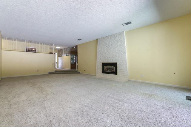 1095 W Roberts Avenue, Fresno, CA 93711