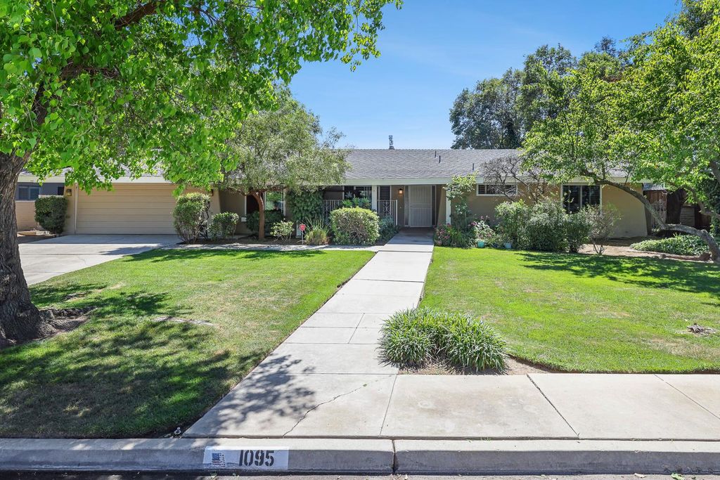 1095 W Roberts Avenue, Fresno, CA 93711