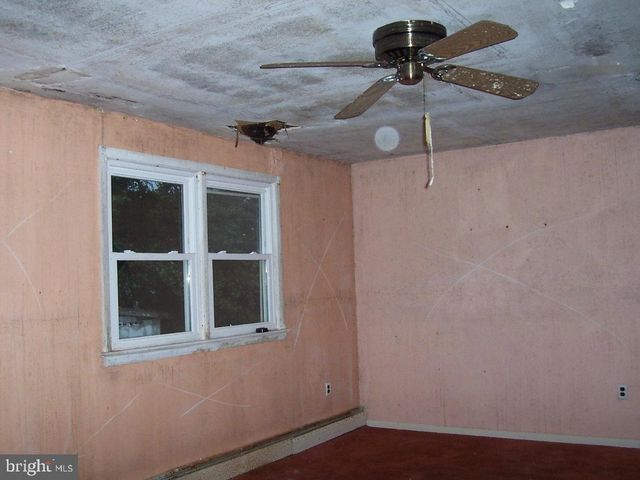 1174 HARKER AVE, West Deptford, NJ 08096