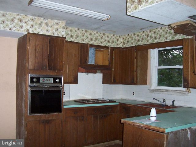 1174 HARKER AVE, West Deptford, NJ 08096