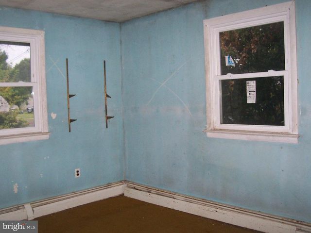 1174 HARKER AVE, West Deptford, NJ 08096