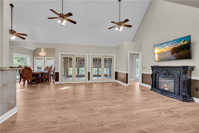 189 Beaver Lake Road, West Union, SC 29696