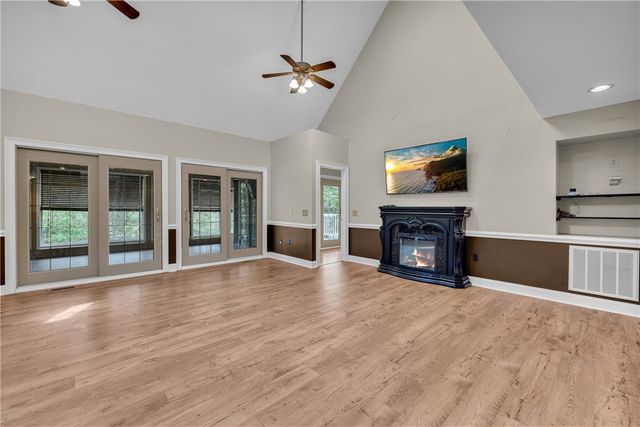 189 Beaver Lake Road, West Union, SC 29696