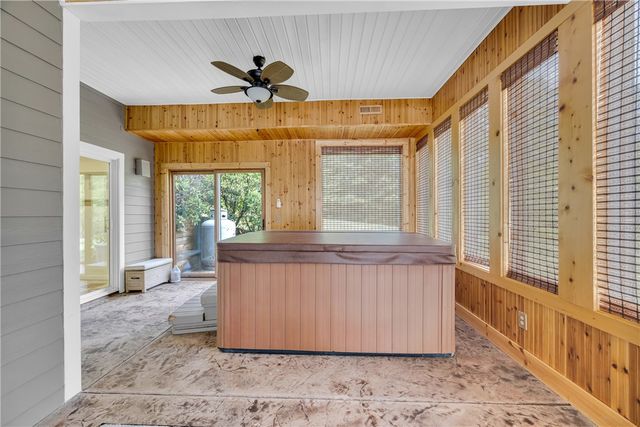 189 Beaver Lake Road, West Union, SC 29696