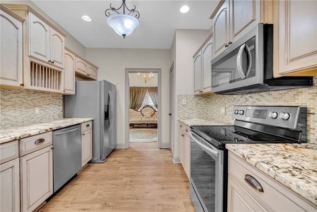189 Beaver Lake Road, West Union, SC 29696