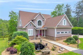 189 Beaver Lake Road, West Union, SC 29696