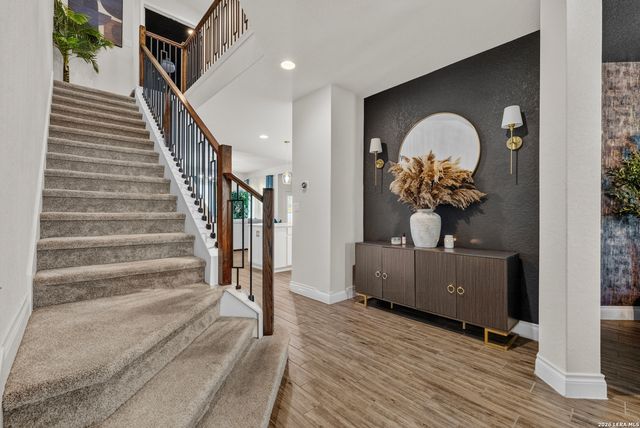 10747 Lone Ranger, San Antonio, TX 78254