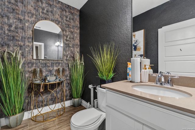 10747 Lone Ranger, San Antonio, TX 78254