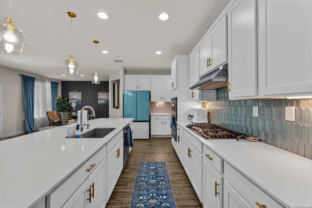 10747 Lone Ranger, San Antonio, TX 78254