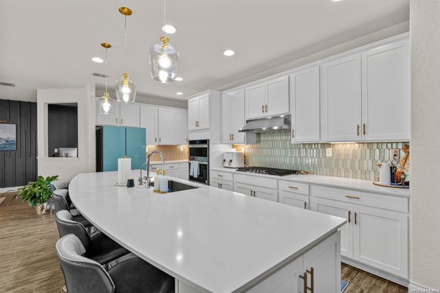 10747 Lone Ranger, San Antonio, TX 78254