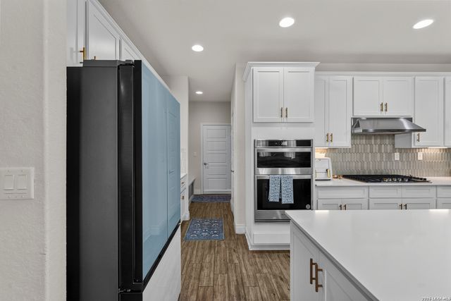 10747 Lone Ranger, San Antonio, TX 78254
