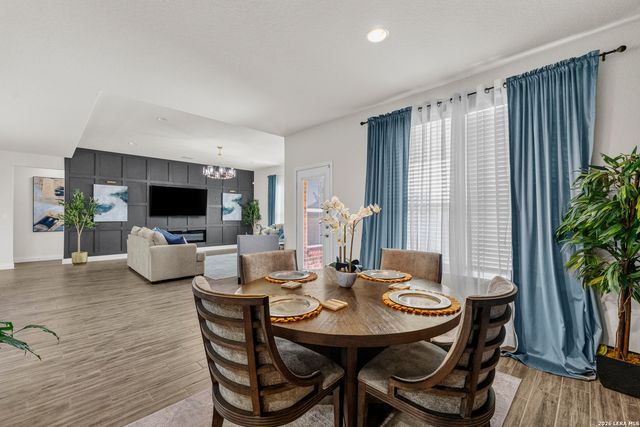 10747 Lone Ranger, San Antonio, TX 78254