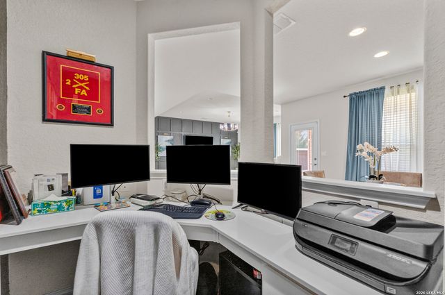 10747 Lone Ranger, San Antonio, TX 78254