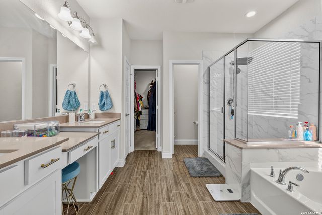 10747 Lone Ranger, San Antonio, TX 78254