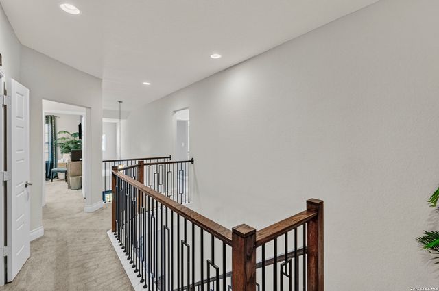 10747 Lone Ranger, San Antonio, TX 78254