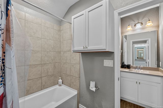 10747 Lone Ranger, San Antonio, TX 78254