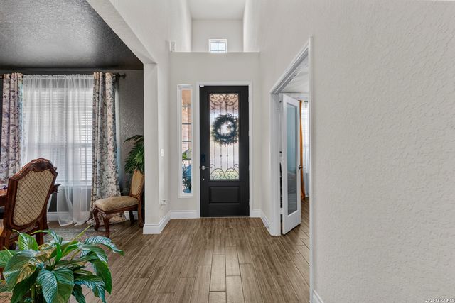 10747 Lone Ranger, San Antonio, TX 78254