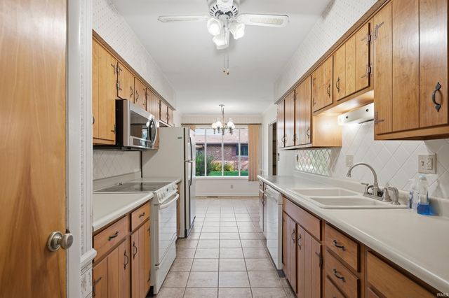 304 N Bayberry Lane, Muncie, IN 47304